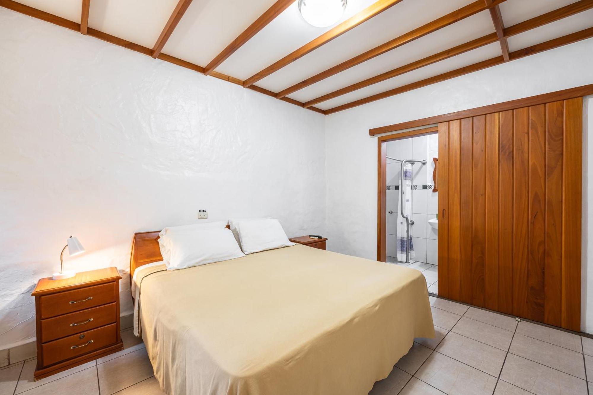 La Peregrina Galapagos B&B Пуэрто-Айора Экстерьер фото